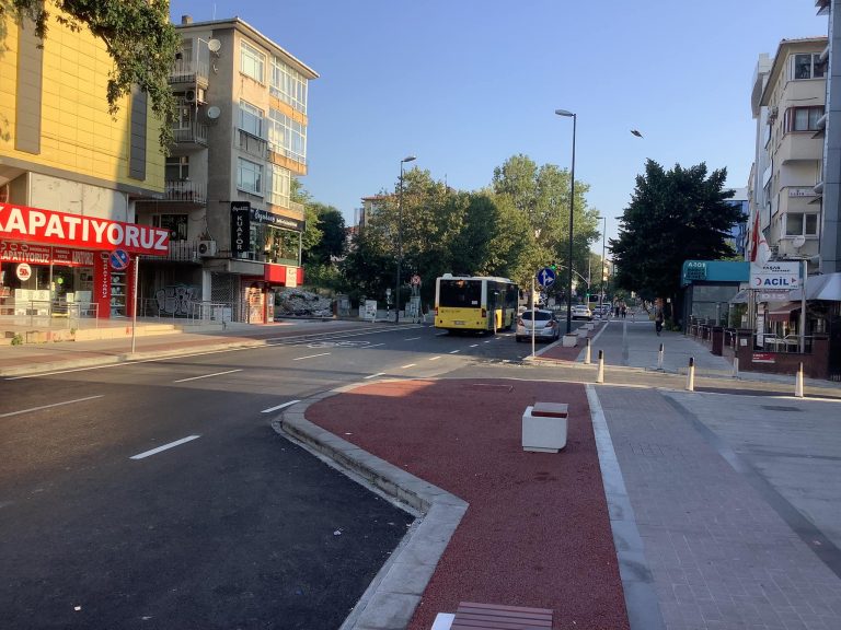 İncirli Caddesi Yolu Yapıldı
