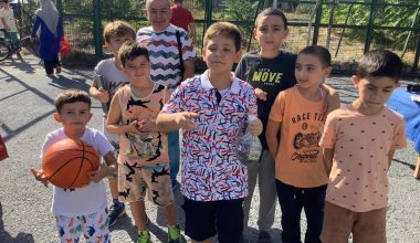 Yenimahalle Çocukları, Bakırköy Belediye Başkanı’ndan Basketbol Sahasının Yenilenmesini İstiyorlar?