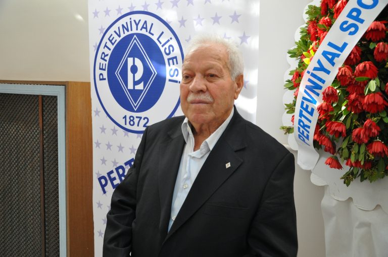 Öğretmen Kadir Dikme’den Çocuklarımız Ekrana Bakarak Büyüyor?