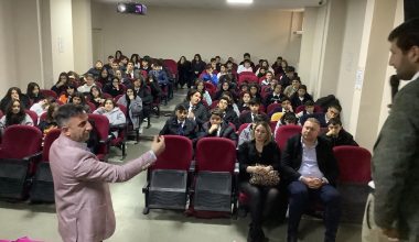 Selahaddin Eyyubi Mesleki lisede Av .Ekrem Çatalkaya Konuşması Videosu