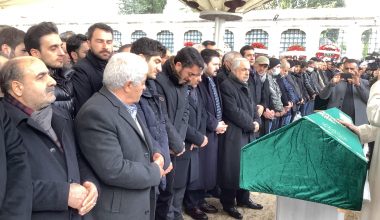 Burhan Çaçan sevgisi camiye sığmadı Videosu !