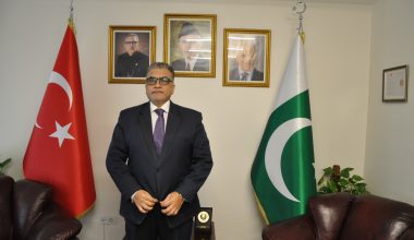 Pakistan Başkonsolosu Nauman Aslam İle Agarta Kozmetik Aydın Yalçın Buluşması