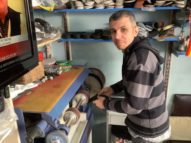 Ayakkabı Tamircisinden İki Çift Getirin, Biri Hediyemiz Olsun?