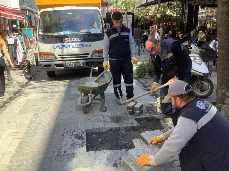 Bakırköy Belediyesi Tarafından Sokakların Bakımı İçin Çalışmaya Başlandı