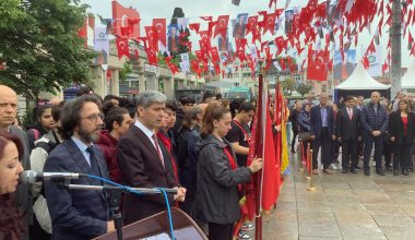 Bakırköy’de 19 Mayıs Atatürk’ü Anma Gençlik ve Spor Bayramı Çelenk Sunma Tören Yapıldı