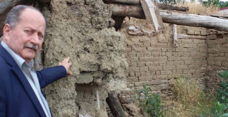 Ninelerimin Elleri İle Yaptığı Evleri Gezerek Bilgi Veren Bilim İnsanı Hasan Yılmaz Tokuş