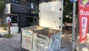 Bakırköy Belediye Başkanı Gönüllü Çevreciler Derneği Gelirken Reklam Panosu Görmedimi ?
