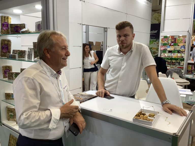 İstanbul Ticaret Borsası Tüyap Gıda Fuarına  Katılan Firmaları Emin Demirci Anlatıyor Videosu