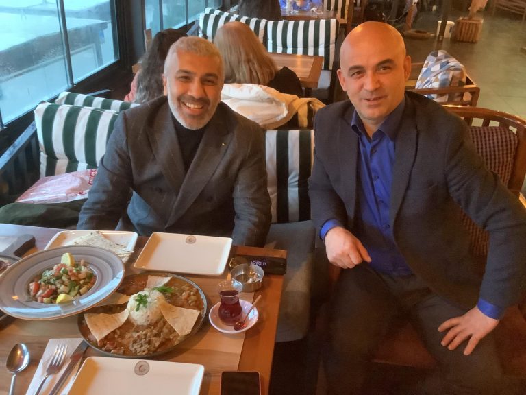 Siyaset ‘de Örgütlenmede uzman Mikail AKINCI Bakırköy Merkez’de Copper caffe Vazgeçilmezi Lezzetleri Var ?