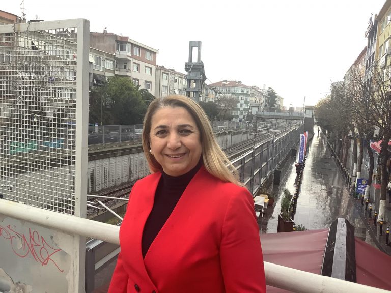 Bakırköy Ak Parti Meclis Üyesi Emine Dirican Bakırköy’de Meydan Ali Talip Özdemir Büyütebilir Videosu