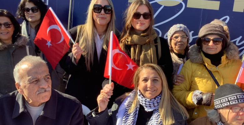   Başkanım Danimarka’dan Gelen Sivaslı Kızlarımız  Murat Kurum ve Ali Talip Özdemir Bekliyorlar Size Desek İçin Buradalar ?