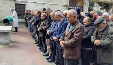 Bakırköylü Merhum Fazilet Ergül Amine Hatun Camisi’nde  Dualarla Uğurlandı?