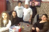 Eğitimci Coşkun Bostancı Öğrencilerini Alarak Ücretsiz Çorba İçin Pilavcı Mehmet Usta’da Buluştuk.