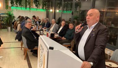 İyi Parti Belediye Başkan Adayı  Ataner Orkunoğlu AKDER (Akıncılar ilçesi Yardımlaşma ve Dayanışma Derneği) ‘de Konuşma Videosu