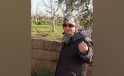 Gaziantepli Meryem Yenikomşu Kanalizasyon Suyun ,Sorunu Çözecek Yetkiliyi Arıyor Videosu