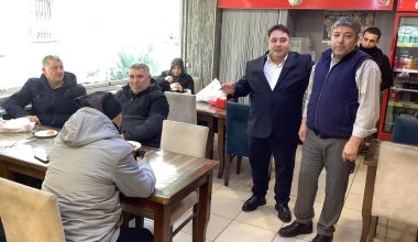 Ücretsiz Çorba Veren  Mehmet Ustaya  Bağımsız Belediye Başkan Adayı Recep Çolak Teşekkür Etti.