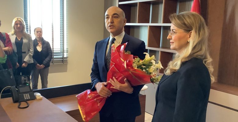 Bakırköy Belediyesin Devir Tesliminde  Sustuğu muz  An