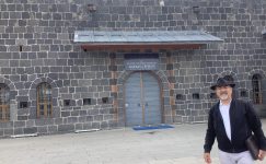 Kars’ın Çocuğu Gazeteci Ayson Karabağ Kars Arkeoloji Müzesini  Sizin İçin Çektiği Videosu