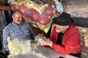 Kars’ın Çocuğu Gazeteci Ayson Karabağ İle Demirkent Köyü Muhtarı  Rafettın Erdağı İle Röportaj Videosu
