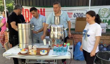 Bakırköy Belediye Başkan Ayşegül Ovalıoğlu Öğrencilere İkram Elin Uzattı Teşekkürler