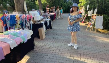 Yeşilköy Röne Park ‘ta Kadınların Hediyelik Eşyaların Satışı Başladı Videosu