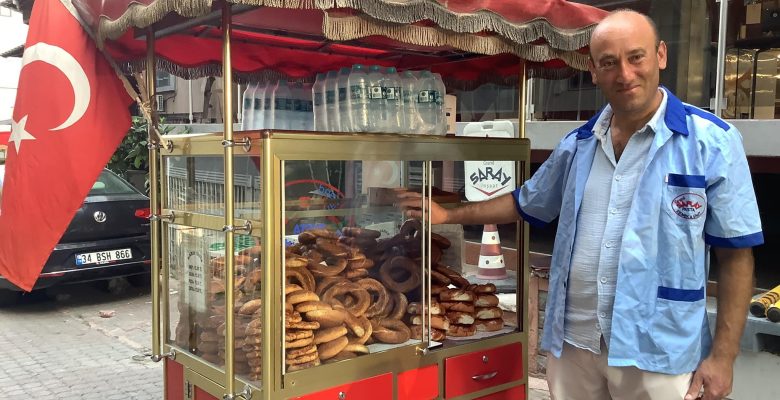 Simit’inizi İstanbul Caddesin Üzerinde Simit Satan Bülent Emanet’ten  Alin