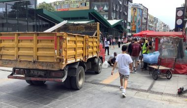 Bakırköy Belediyede Yol Tamirat Yapanlara Hatırlatma