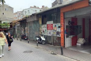 Bakırköy Belediye Başkan Demircilerin Yeri Neyi Bekliyor, Yıktırın Geçici Olsa Kullanalım?