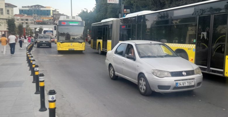 Bakırköy Cumhuriyet Meydan’da Ne Sabah Ne’de Akşam Trafik Polisi Yok