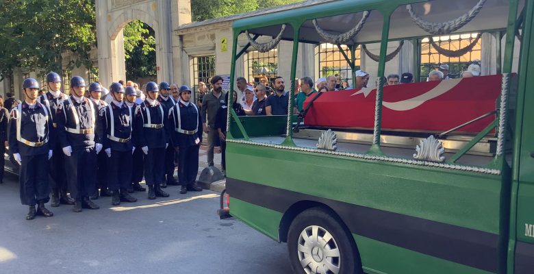 Kars Merkez Cumhuriyet Köyünden Hac bayram Sadi’nin Oğlu Komutan Merhum  Veli Sadi İçin Arayanlar -Gelenlere Teşekkürler 