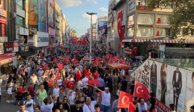 Bakırköy Belediye Başkanı 30 Ağustos Zafer Bayramında Fener Yoruşu  Yapıldı Videosu