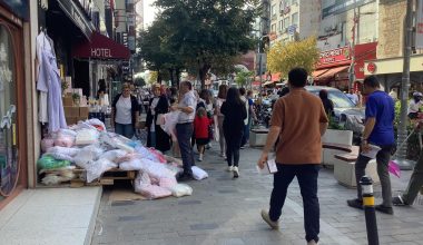 Bakırköy İstanbul Caddesi’ndeki Esnaflara Kırmızı Çizgiyi Hatırlatacak Zabıtalar Nerede?