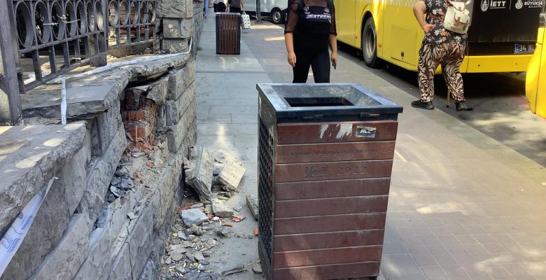 Bakırköy Mezarlık Duvarı İçin Acil Önlem Alınmalı ve Onarım Yapılmalı