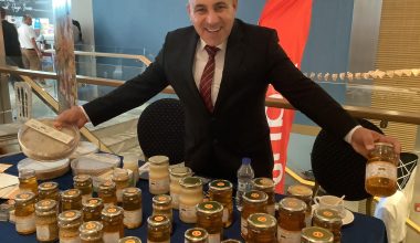 Kars Çamlık Balı Kurucusu Yücel Üzeyir ve Altın Damlalar: Doğanın Gizli Mirası Hikayesi 