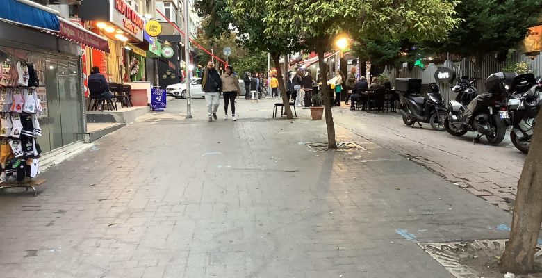 Bakırköy Ebuzziya Caddesi Esnafının Sesi Başkan’a Ulaşacak mı?