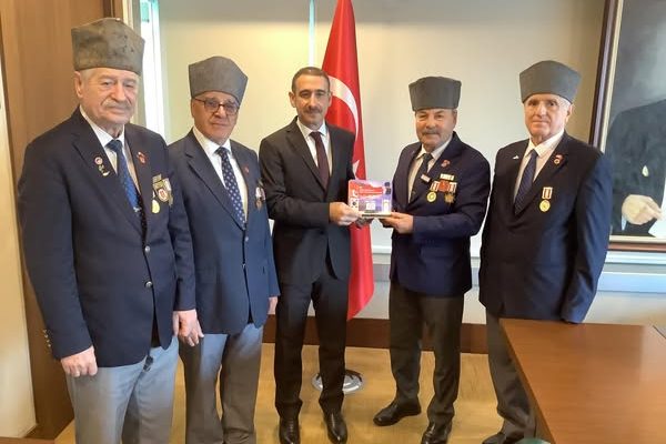 Türkiye Muharip Gaziler Derneği İstanbul Avcılar Şubesi, Bakırköy Kaymakamı Recai Karal’ı ziyaret etti.