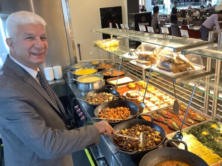 Nebras Yemek Market’in Genel Müdürü Memet Güner ile Gazeteci Ayson Karabağ Röportajı