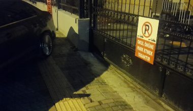 Okul Önünde Park Etmeyin!