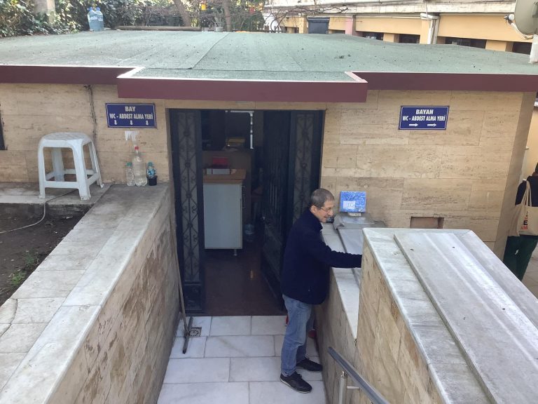 Bakırköy Müftülüğü ve Cami Tuvaletleri: Denetim ve Hizmet Konusunda Duyarlılık Çağrısı