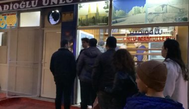 Bakırköy Hadıoğlu Fırın, kapınızda kuyruğa giren müşterinizin kıymetini bilin!