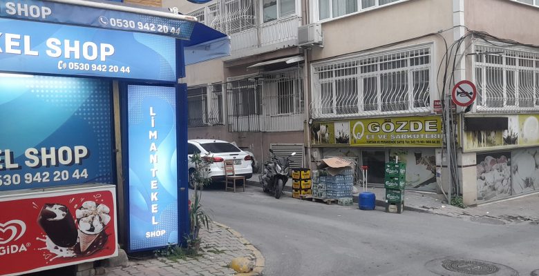 Bakırköy Zeytinlik Mahallesi Pancar Sokak’ta Kaldırım İşgali! Zabıta Nerede?