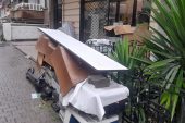 Bakırköy’de Bu Dükkan, Dersaneler Sokağı’na Yakışmayan Bir Görüntü Oluşturuyor