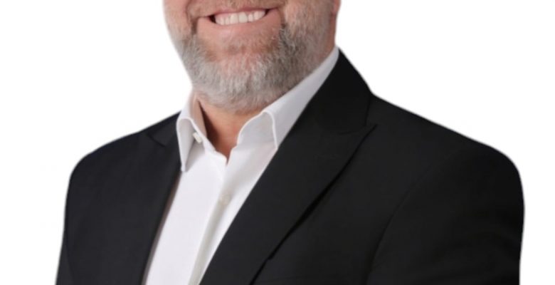 Tüccar İş İnsanı Adil Seyhan’dan: “Nefsin Peşine Koşma, Aklın Peşine Koş!”