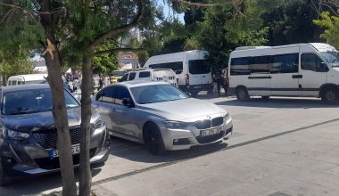 Bakırköy Özgürlük Meydanı’nda Sahipsizlik Hâkim: Araçlar Yayaların Üzerine Sürüyor!