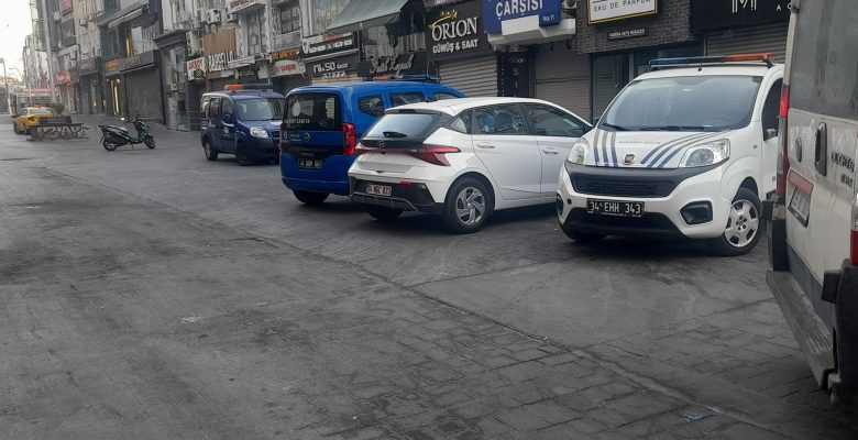 Bakırköy Meydanı Yayalara mı, Araçlara mı Ait?