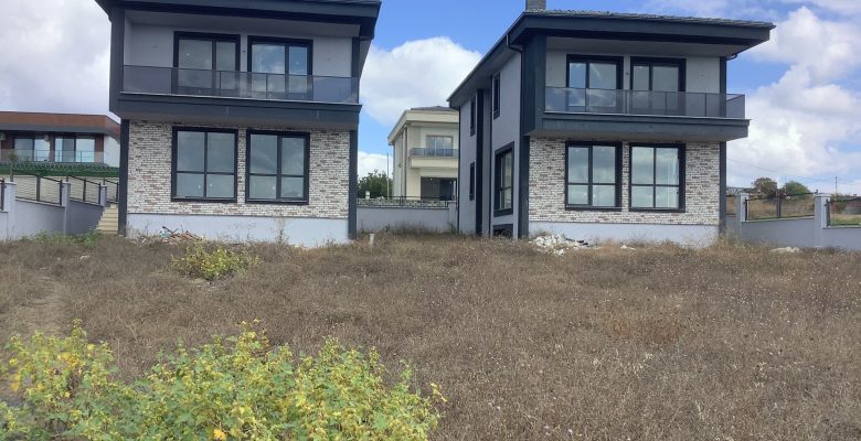 İstanbul’a Yakın, Marmara Esintili Yaşam Arayanlara: Satılık Silivri’de iki Villa