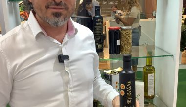 Zeytinyağının Mucizeleri: Sağlık İçin Doğanın Şifası Yeşil başak Zeytinyağı ile Gelen Sağlık Önerileri