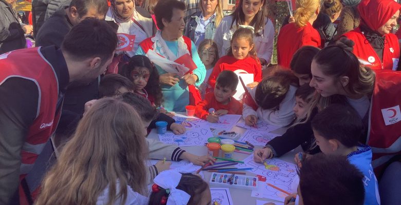 Bakırköy Cumhuriyet Meydanı’nda Cumhuriyetin 102. Yılı Çocuklarla Kutlandı