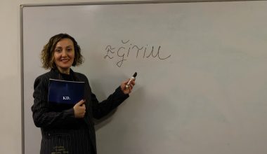 Yüreğinde Geleceği Taşıyan Sanatkârlar: Öğretmenler