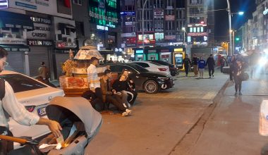 Bakırköy Özgürlük Meydanı Araçlardan Geçilmiyor!